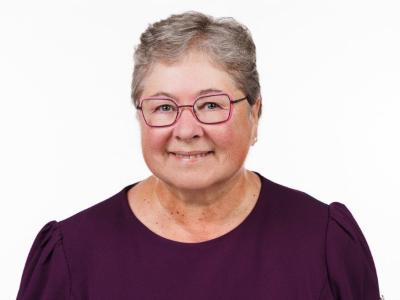 headshot portrait of CEO and Registrar, Sue Smith
